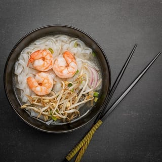 D8. Stir Fry Shrimp over Vermicelli (Bun Tom Xao)