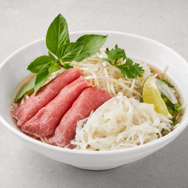 P8. Rare beef & Tripe Noodle soup (T, S).