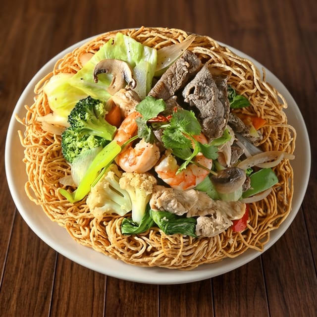T6. Pork Fried Egg Noodle w/ Veggies (MXD Heo).