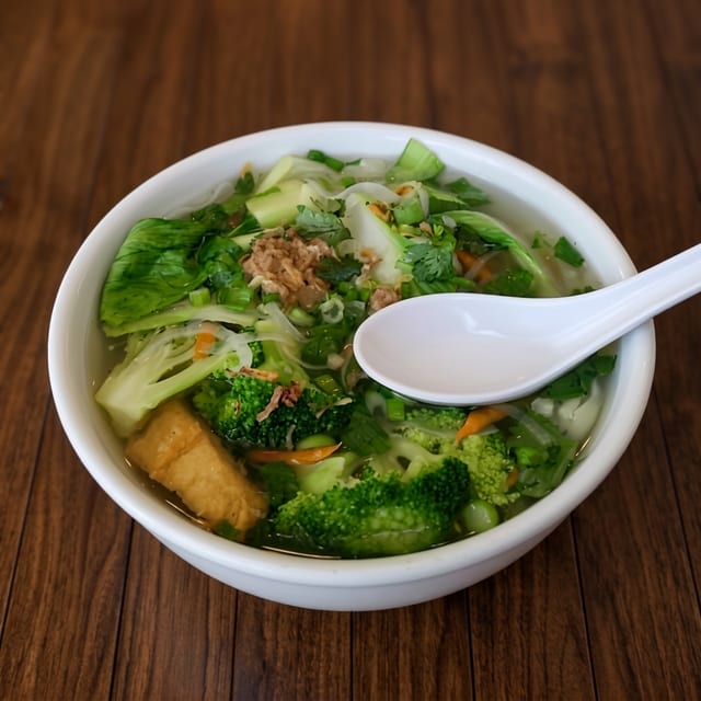 V1. Veggie Noodle Soup w/ Veggie Broth (Pho Rau Soup Rau L).