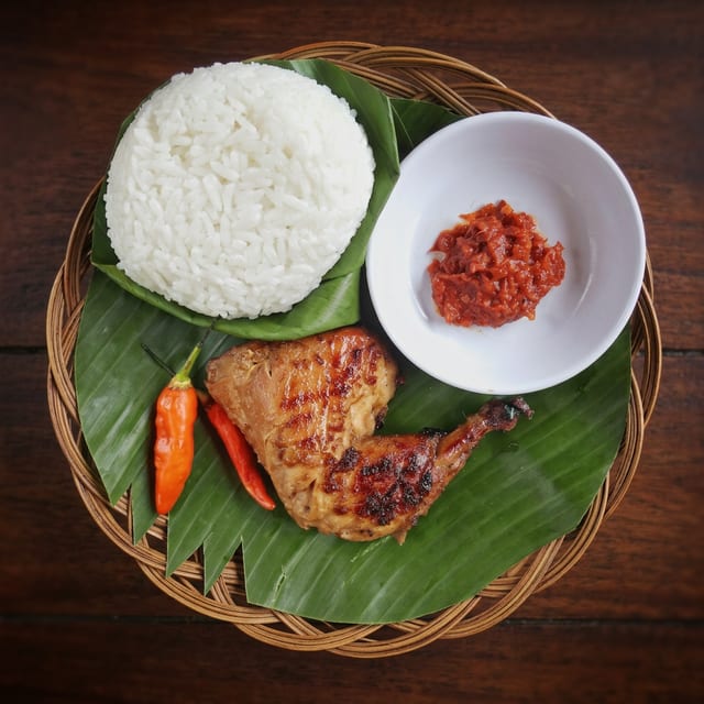 C1. Grilled Chicken w/ Rice (Com Ga).
